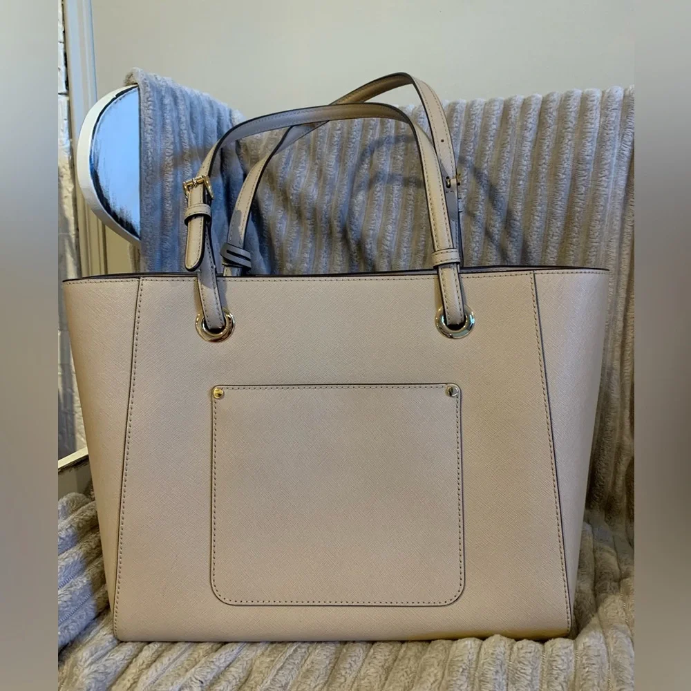 Michael Kors - Picture 2 of 12